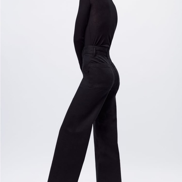 🍁 Fall Style Bundle 🍁 Jeans, Sweater & Sneaker Bundle, perfect for the season! - Picture 5 of 16